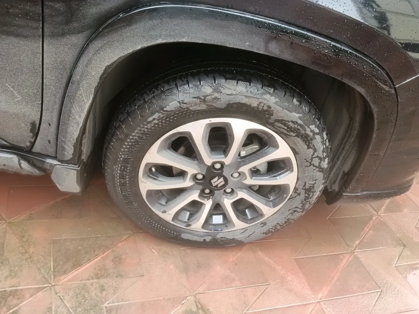 2024 Maruti Grand Vitara ALPHA PLUS HYBRID ECVT, Hybrid, Automatic, 33,919 km, tyre