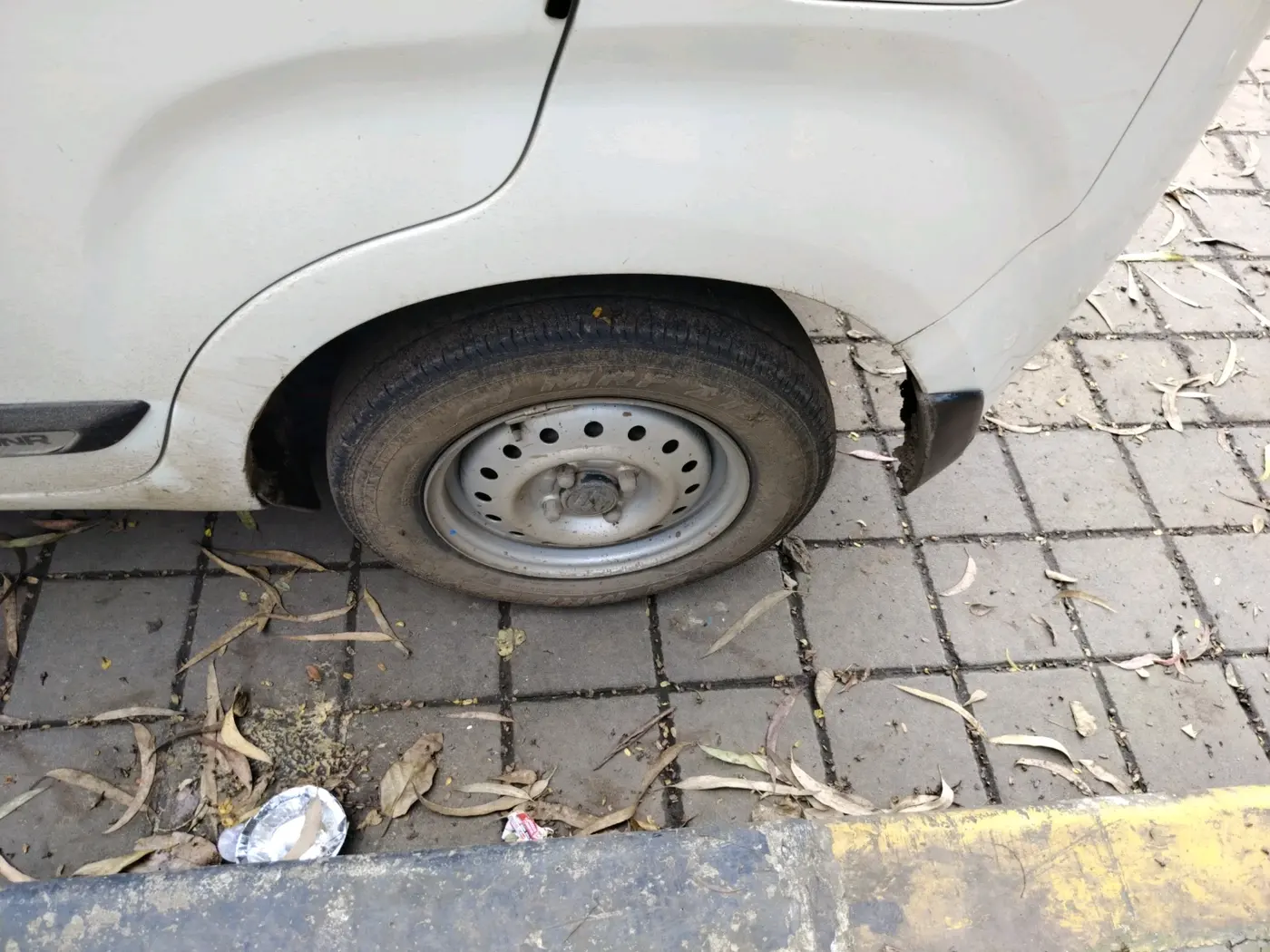 2019 Maruti New Wagon-R LXI CNG 1.0, CNG, Manual, 2,28,237 km, tyre