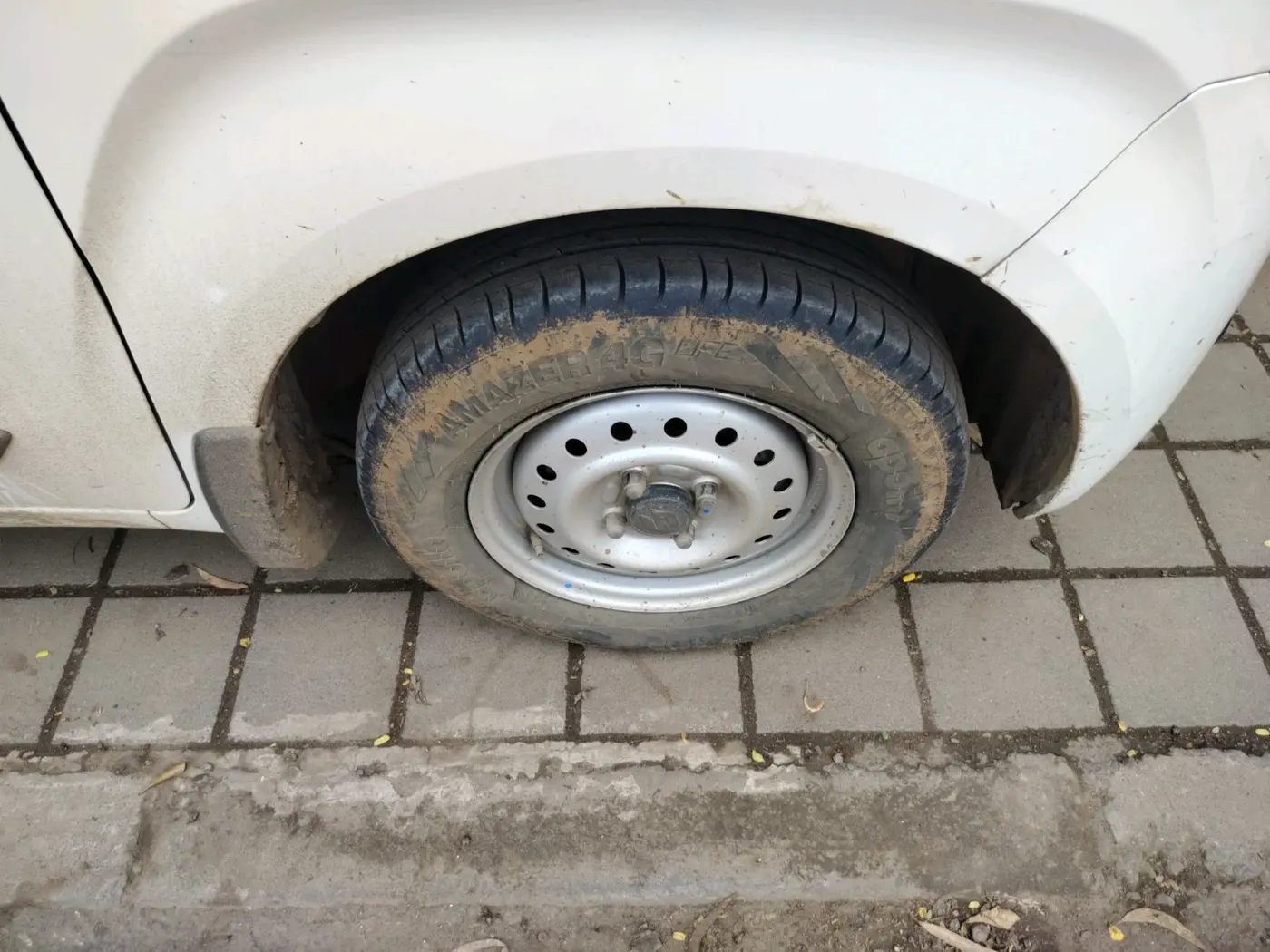 2019 Maruti New Wagon-R LXI CNG 1.0, CNG, Manual, 2,28,237 km, tyre