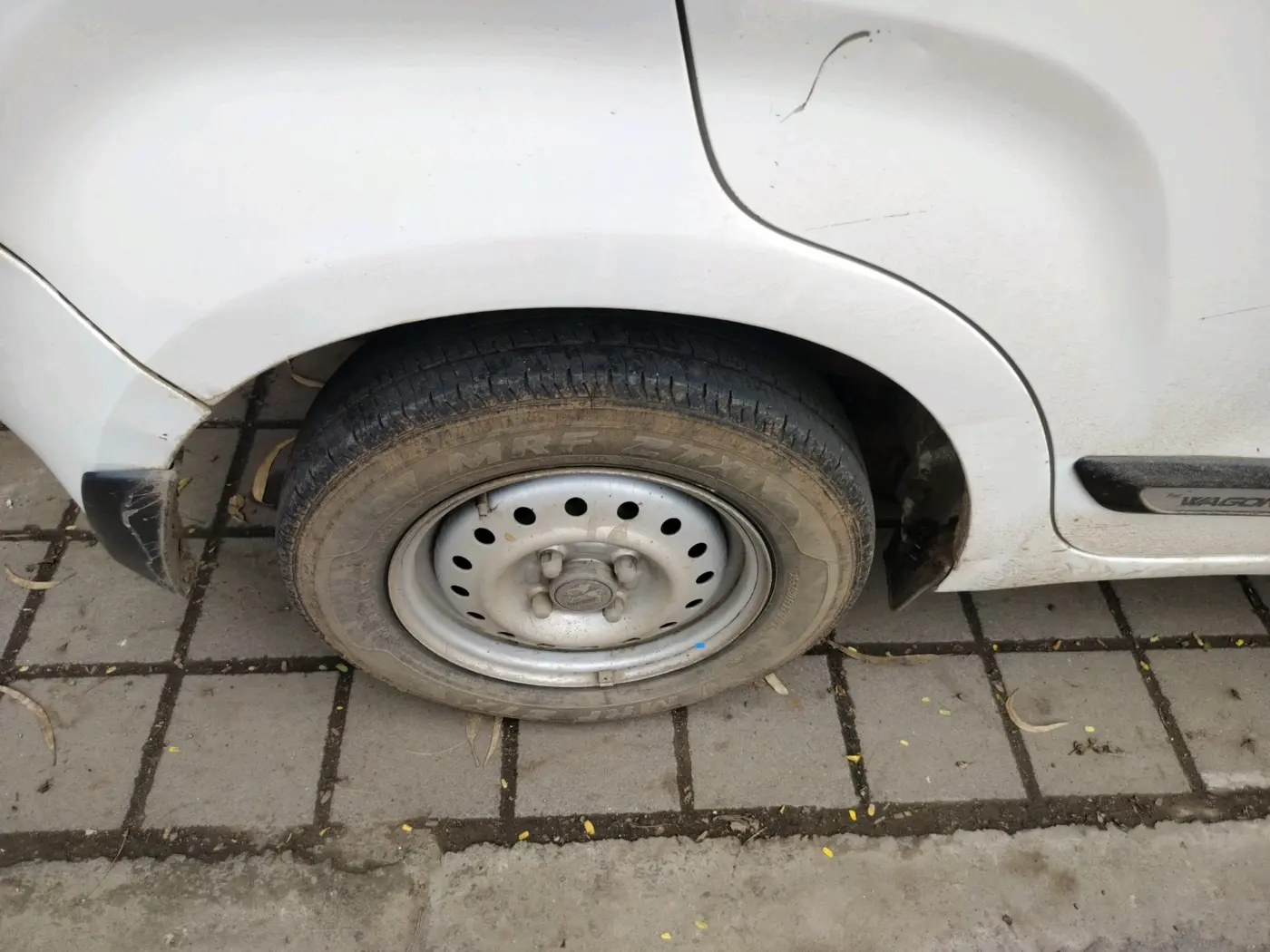 2019 Maruti New Wagon-R LXI CNG 1.0, CNG, Manual, 2,28,237 km, tyre