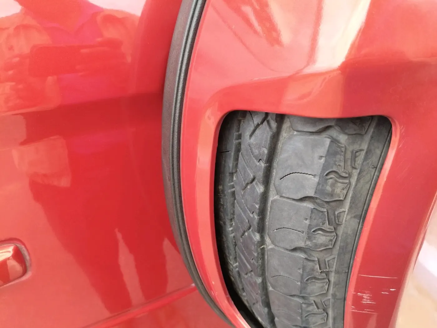 2017 Mahindra TUV300 T8, Diesel, Manual, 1,07,869 km, tyre