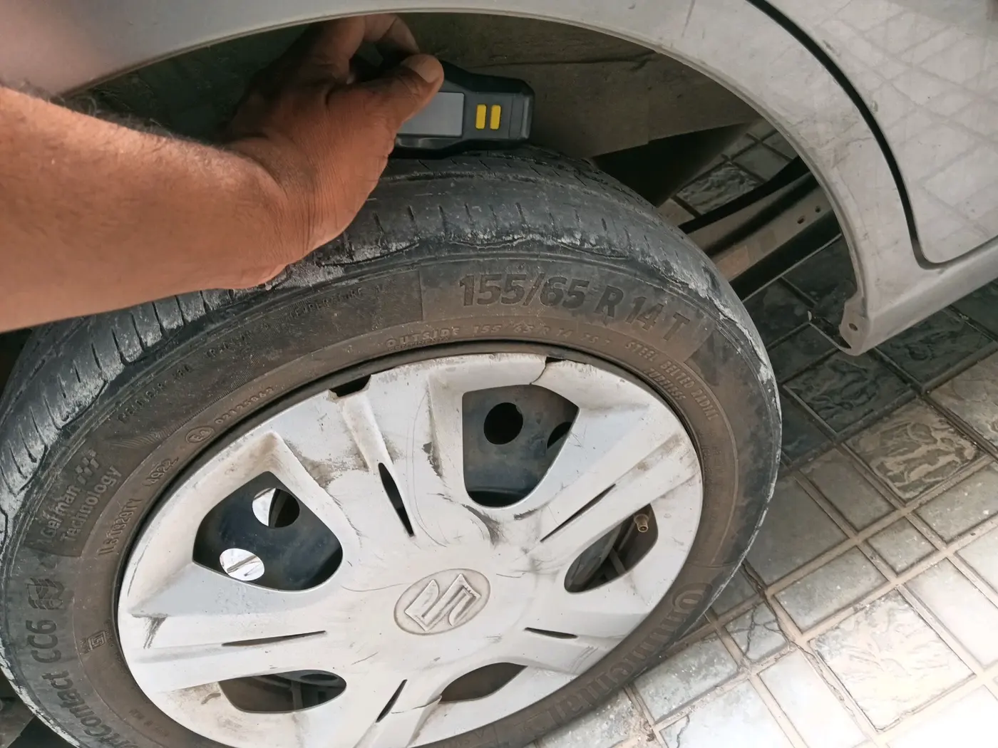 2015 Maruti Wagon R 1.0 VXI, Petrol, Manual, 1,59,330 km, tyre