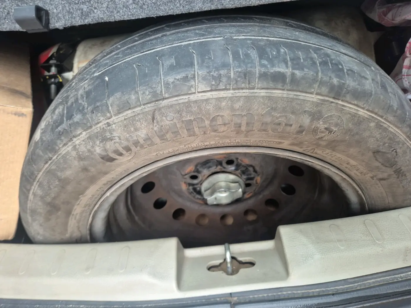 2016 Maruti Celerio VXI CNG, CNG, Manual, 1,62,333 km, tyre