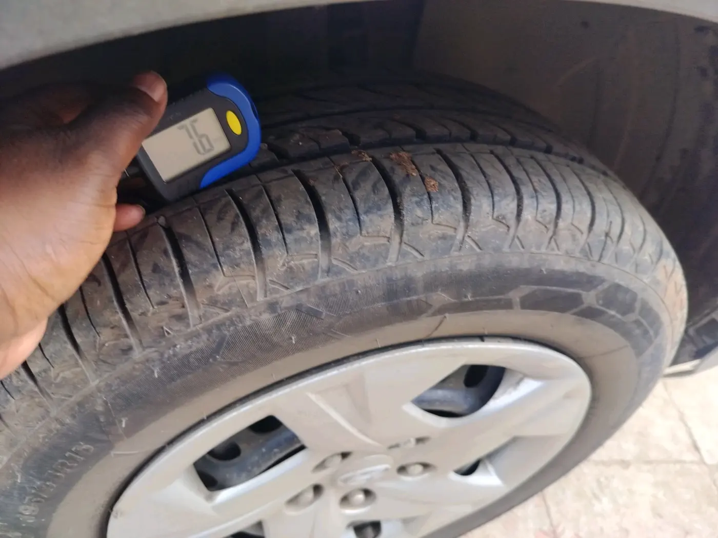 2021 Hyundai VENUE S 1.2, Petrol, Manual, 92,617 km, tyre