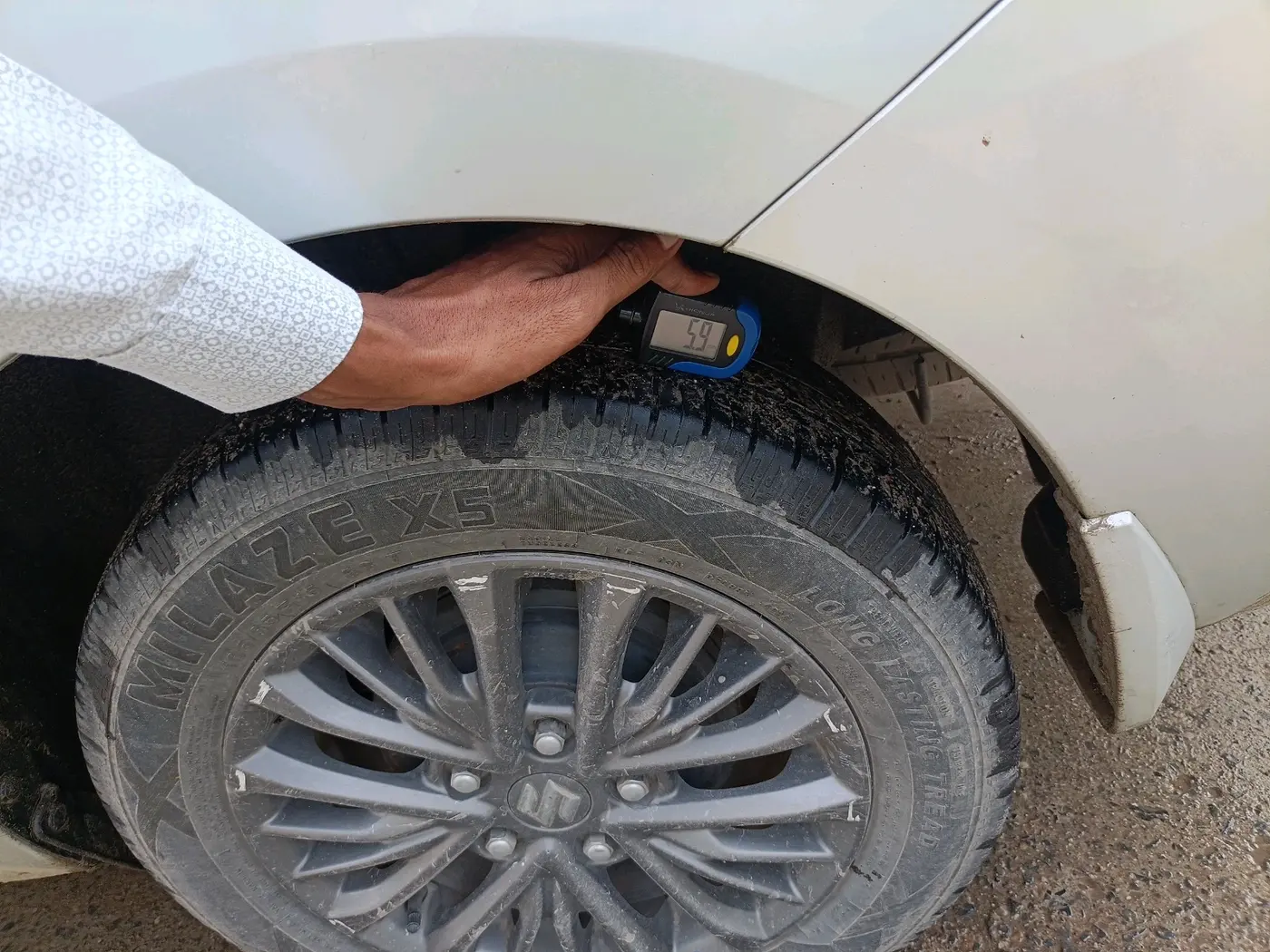 2019 Maruti Ertiga ZXI SHVS, Petrol, Manual, 93,424 km, tyre