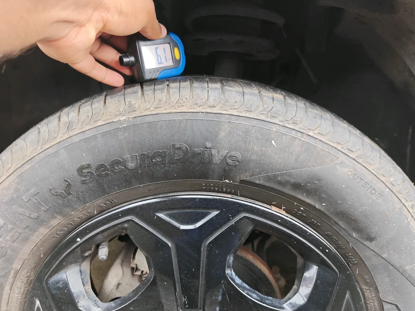 2022 Tata PUNCH ACCOMPLISHED AMT, Petrol, Automatic, 9,045 km, tyre