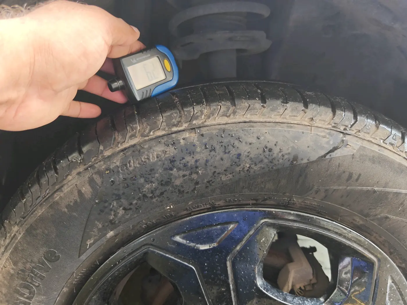 2022 Tata PUNCH ACCOMPLISHED AMT, Petrol, Automatic, 9,045 km, tyre