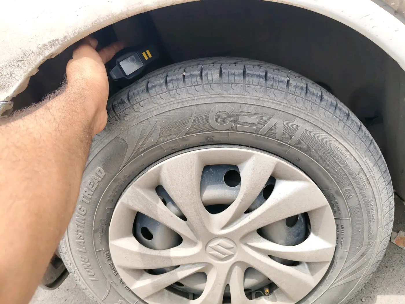 2022 Maruti Dzire VXI, CNG, Manual, 1,44,189 km, tyre