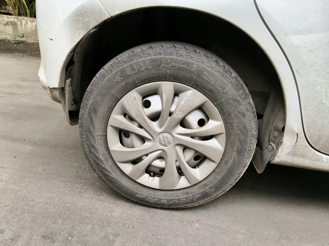 2020 Maruti Swift LXI, Petrol, Manual, 40,779 km, tyre