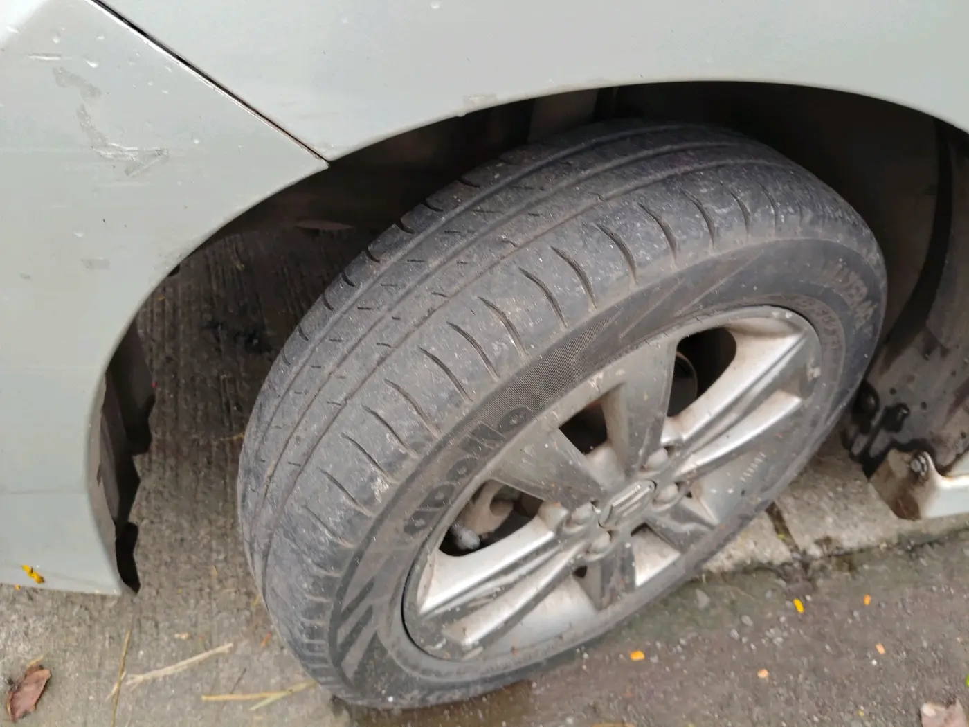 2013 Maruti Wagon R Stingray VXI, Petrol, Manual, 88,017 km, tyre