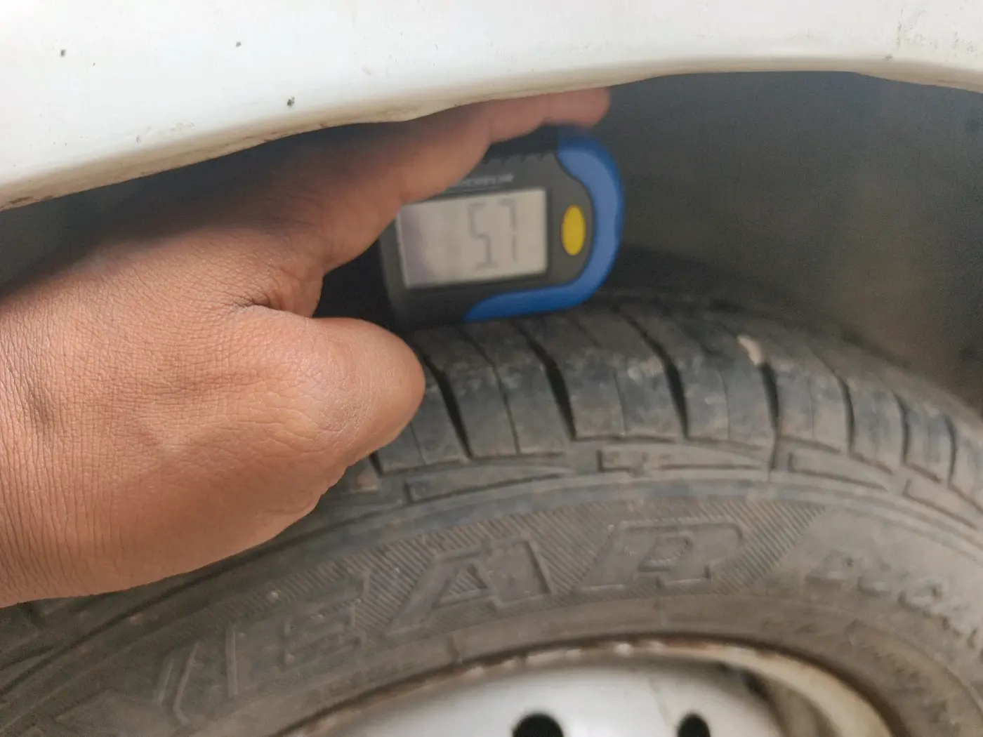 2011 Maruti Alto LXI, Petrol, Manual, 67,070 km, tyre