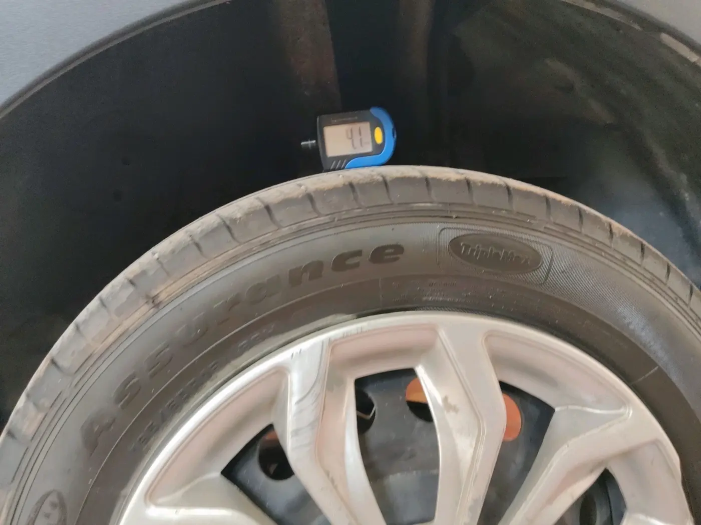 2021 Tata NEXON XE PETROL, Petrol, Manual, 33,311 km, tyre