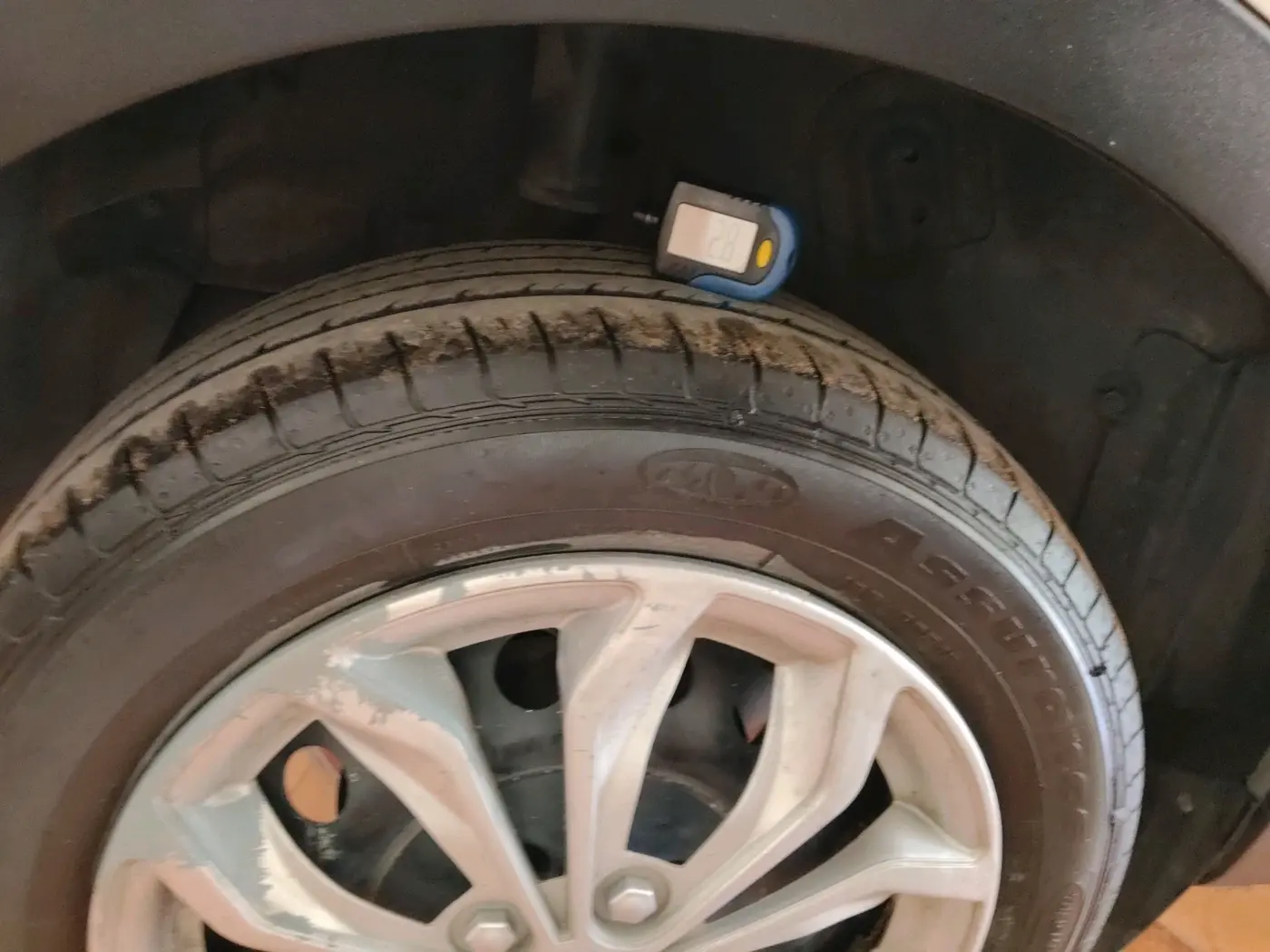 2021 Tata NEXON XE PETROL, Petrol, Manual, 33,311 km, tyre