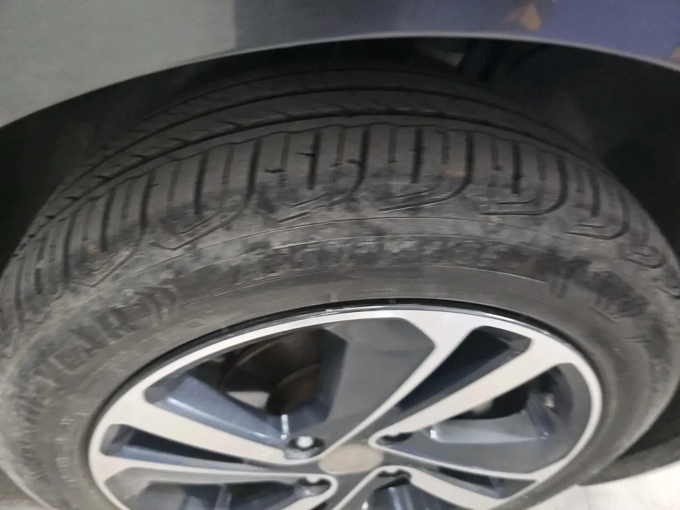 2022 Tata ALTROZ XZA PLUS, Petrol, Automatic, 27,414 km, tyre