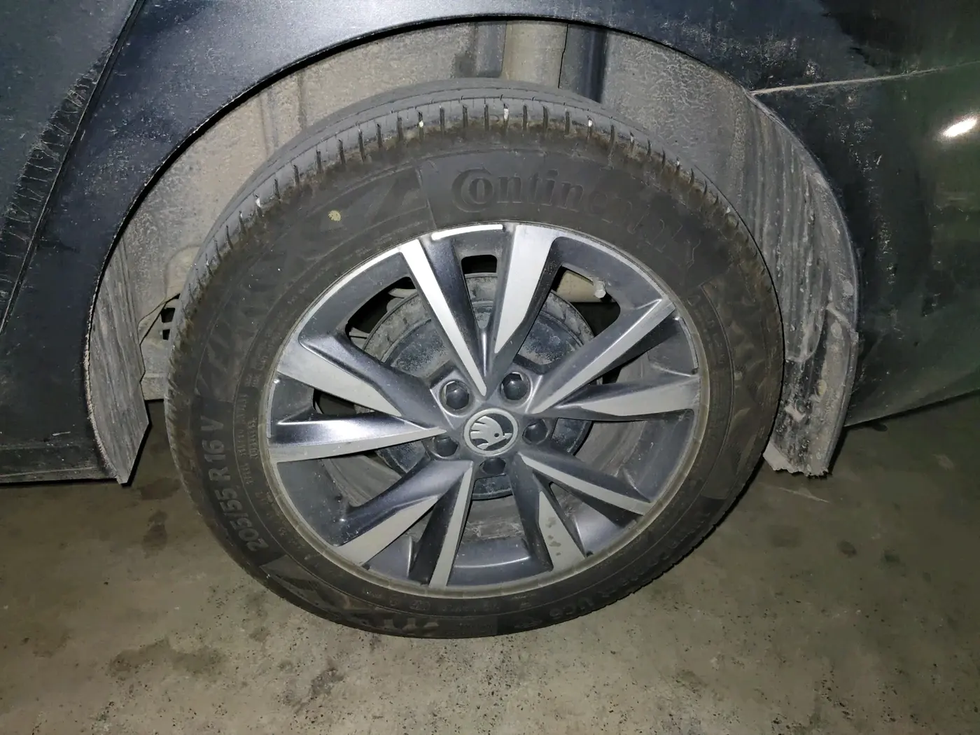 2022 Skoda SLAVIA STYLE 1.0L TSI AT, Petrol, Automatic, 64,648 km, tyre