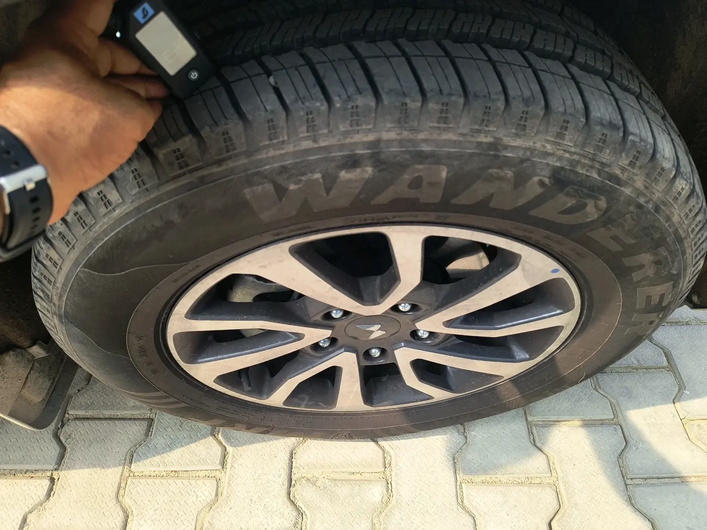 2026 Mahindra SCORPIO-N Z8 T Diesel 2WD AT 7 STR, Diesel, Automatic, 1,668 km, tyre