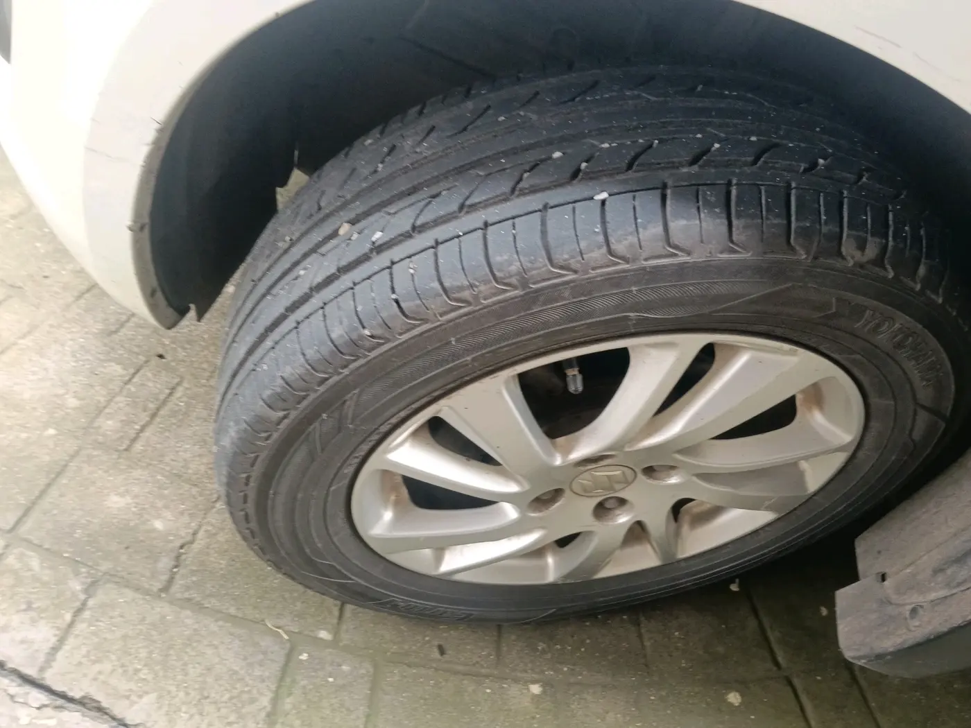 2012 Maruti Swift ZDI, Diesel, Manual, 73,294 km, tyre