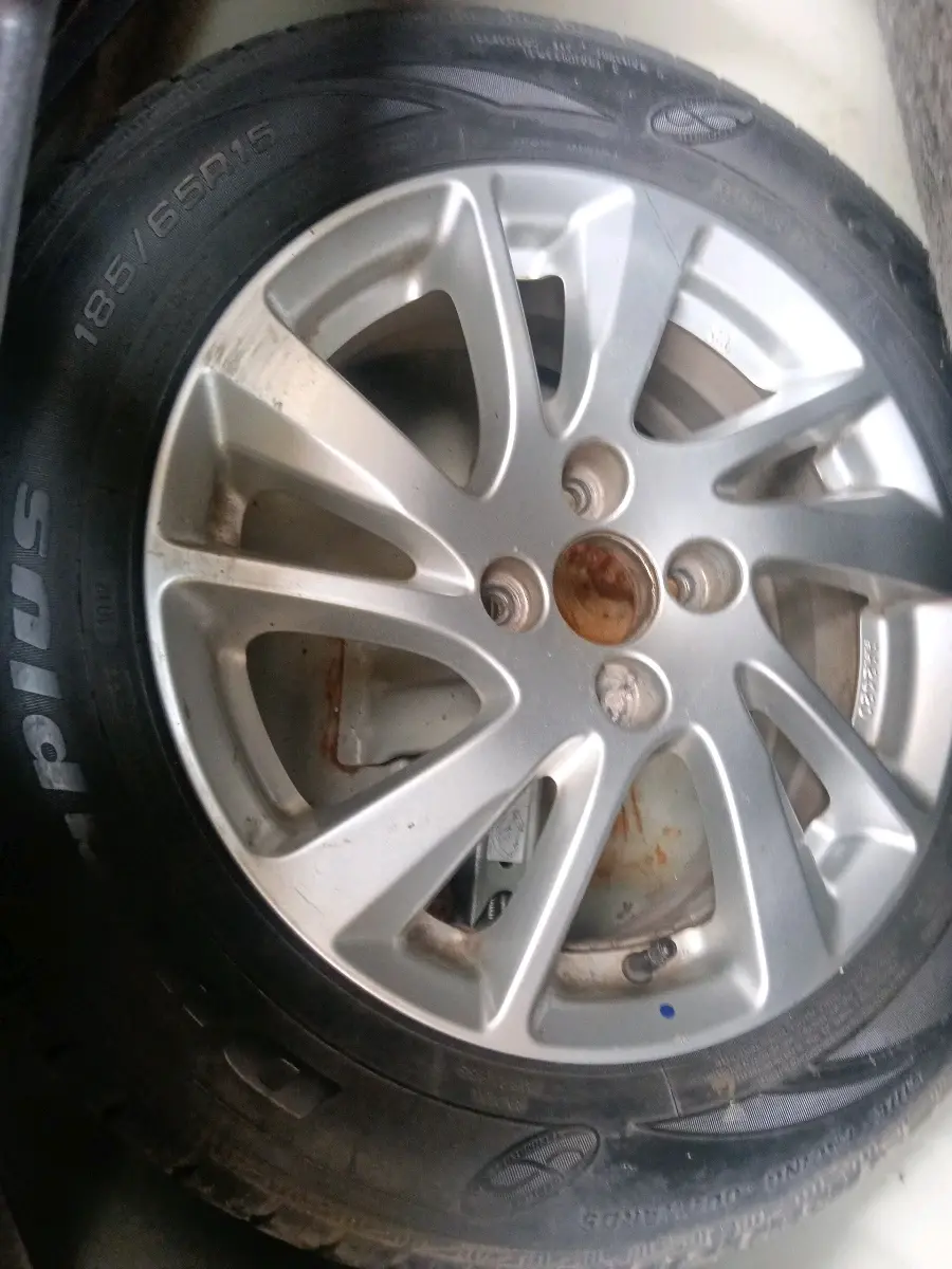 2012 Maruti Swift ZDI, Diesel, Manual, 73,294 km, tyre