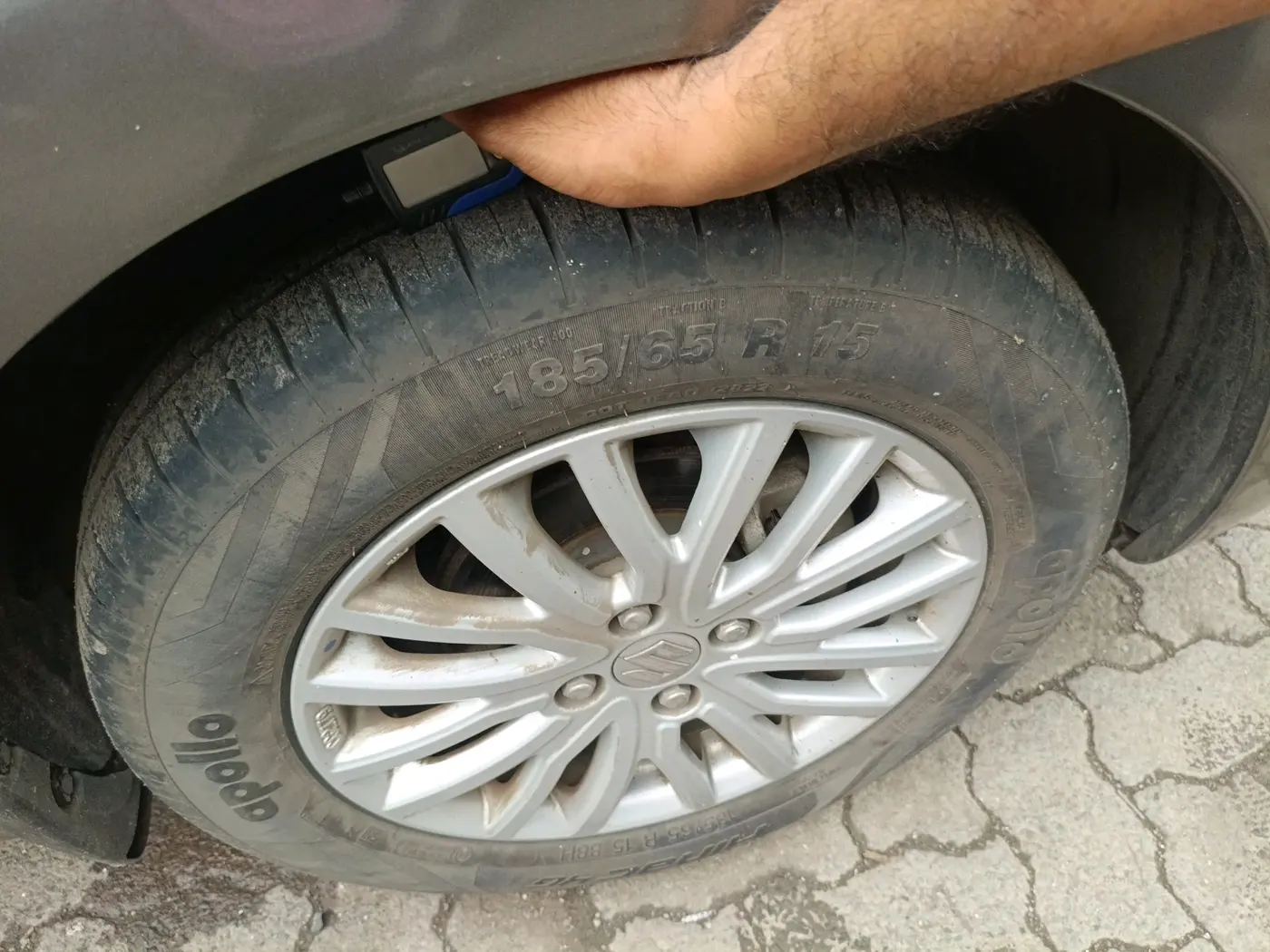 2022 Maruti Dzire ZXI AMT, Petrol, Automatic, 25,553 km, tyre
