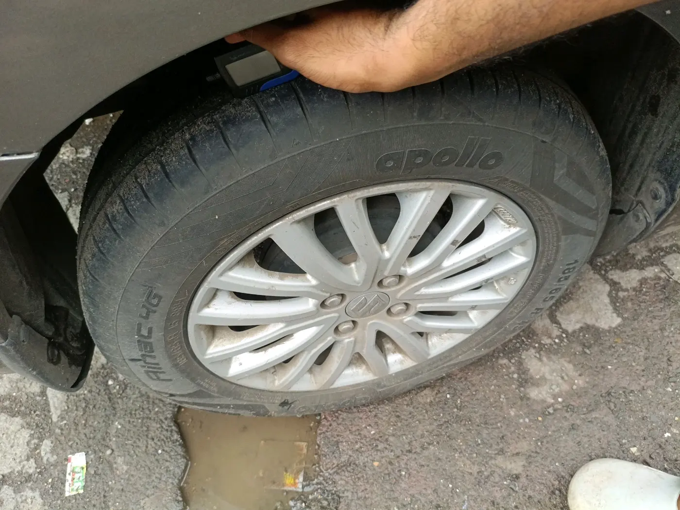 2022 Maruti Dzire ZXI AMT, Petrol, Automatic, 25,553 km, tyre