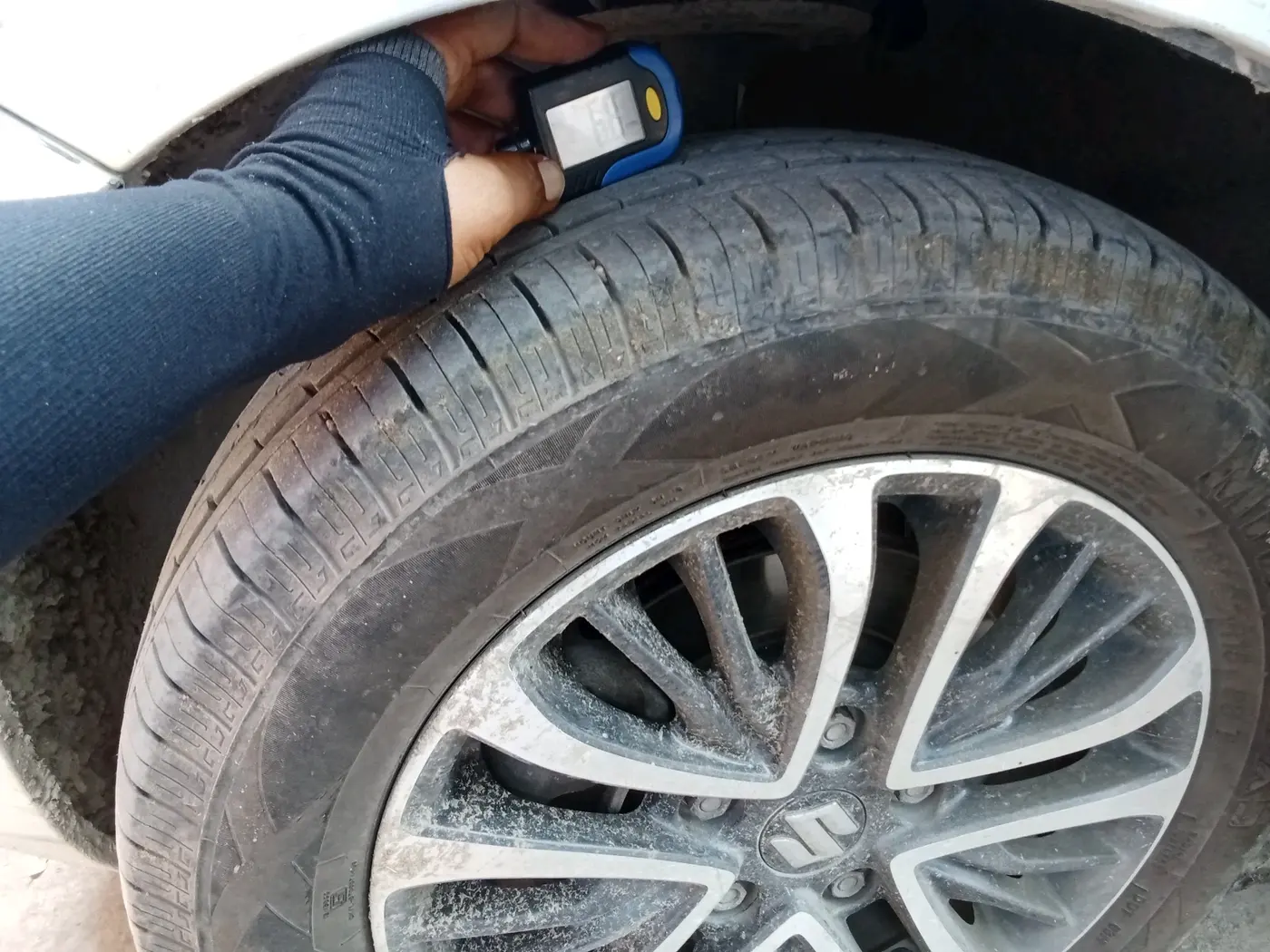 2021 Maruti Ertiga VXI CNG, CNG, Manual, 1,30,043 km, tyre