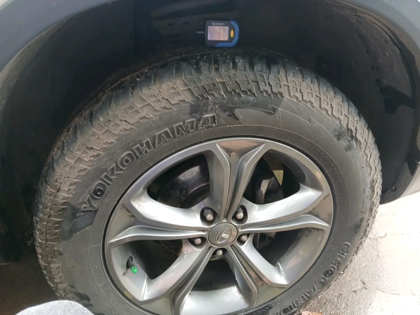 2021 Tata Harrier XZA 2.0L, Diesel, Automatic, 59,129 km, tyre