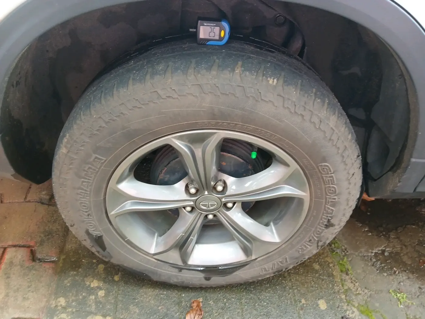 2021 Tata Harrier XZA 2.0L, Diesel, Automatic, 59,129 km, tyre