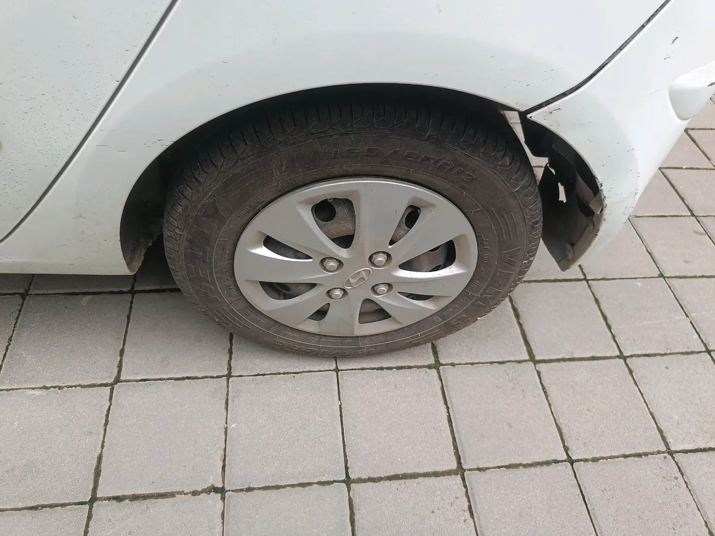 2012 Hyundai i10 MAGNA 1.2, Petrol, Manual, 43,460 km, tyre