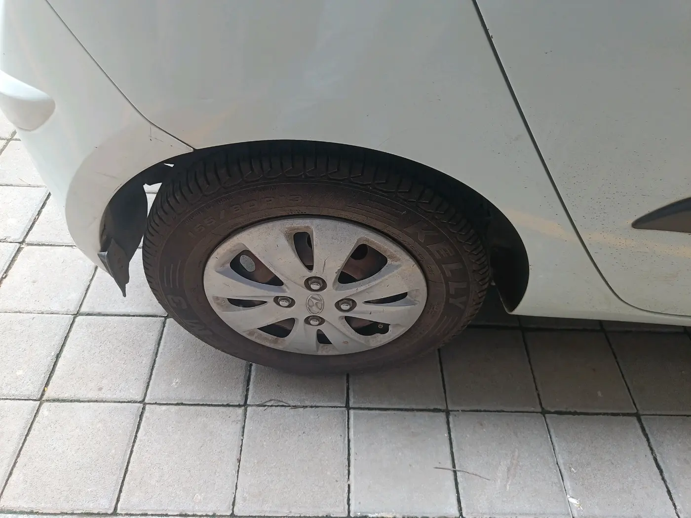 2012 Hyundai i10 MAGNA 1.2, Petrol, Manual, 43,460 km, tyre