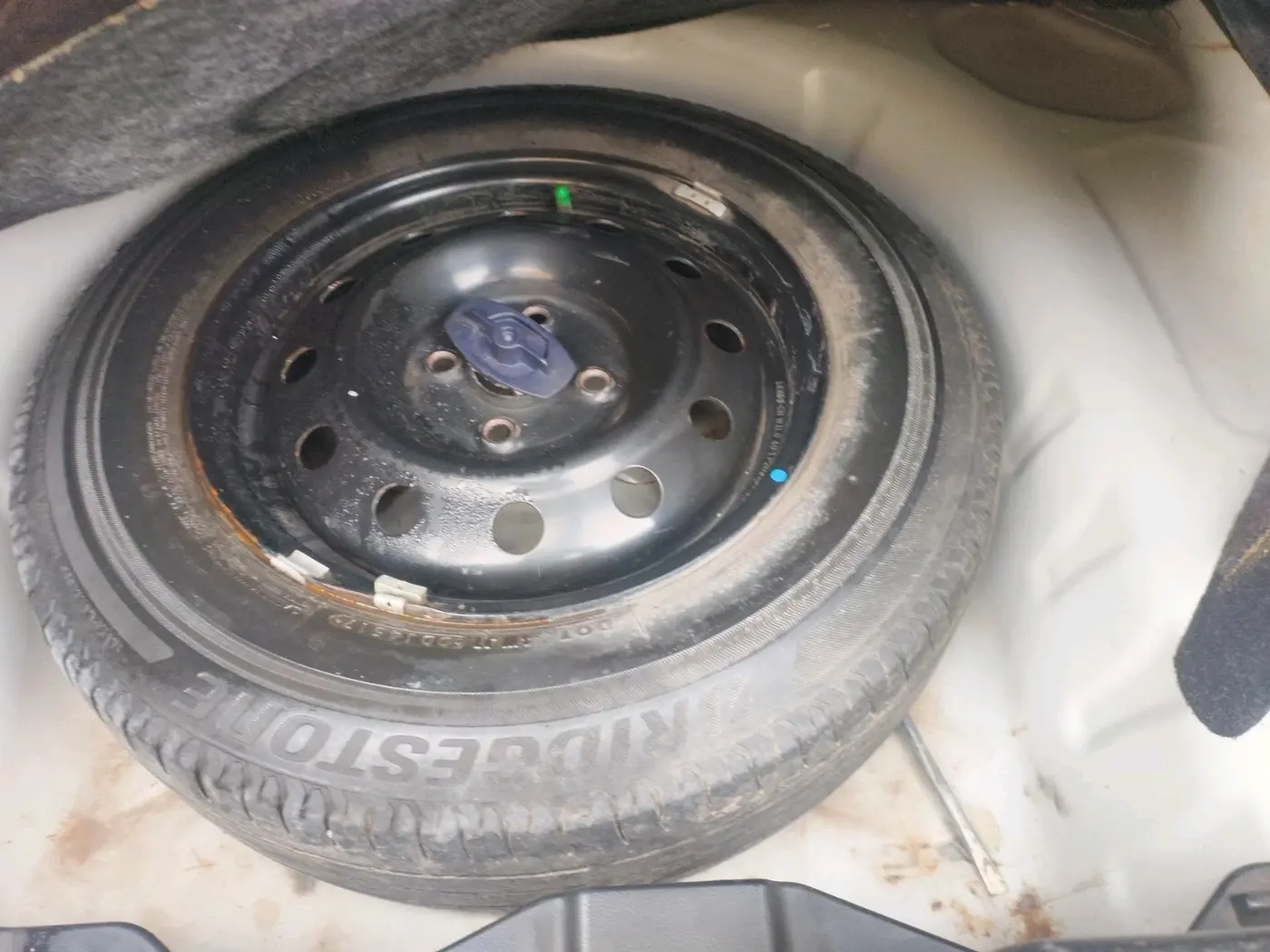 2017 Maruti Dzire VXI, Petrol, Manual, 1,58,689 km, tyre