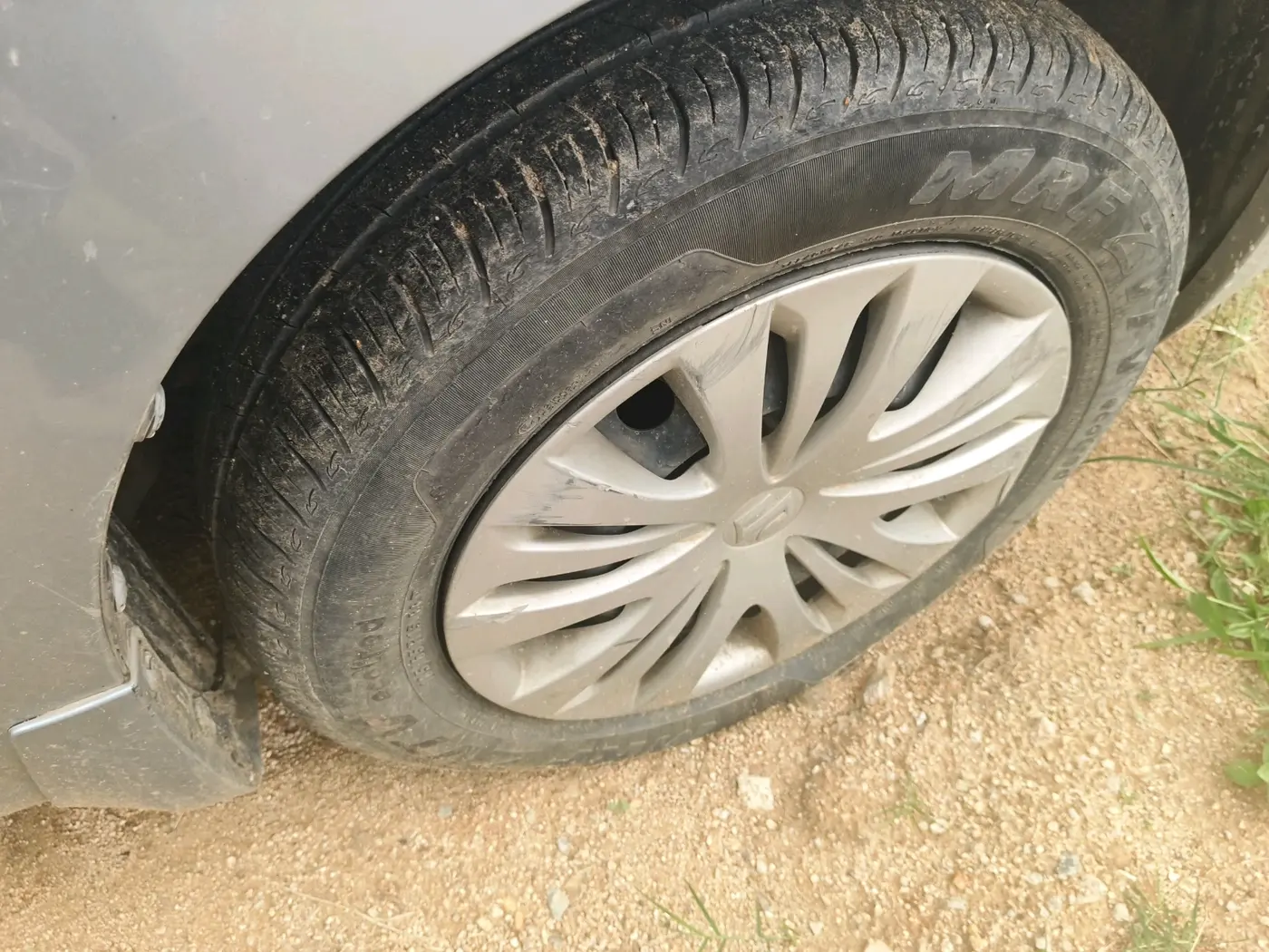2013 Maruti Ertiga VXI, Petrol, Manual, 77,120 km, tyre