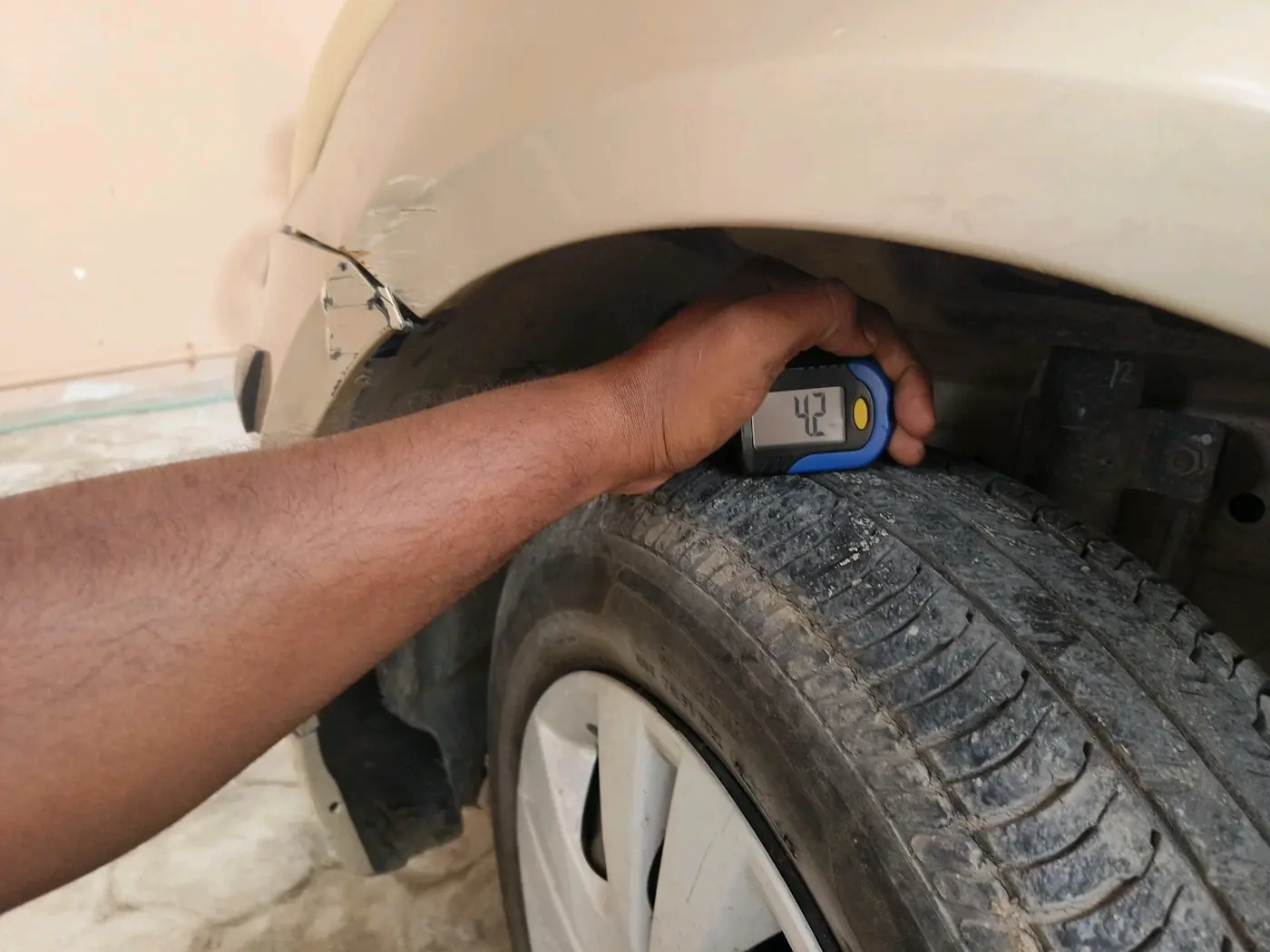 2013 Maruti Swift Dzire VDI, Diesel, Manual, 45,630 km, tyre