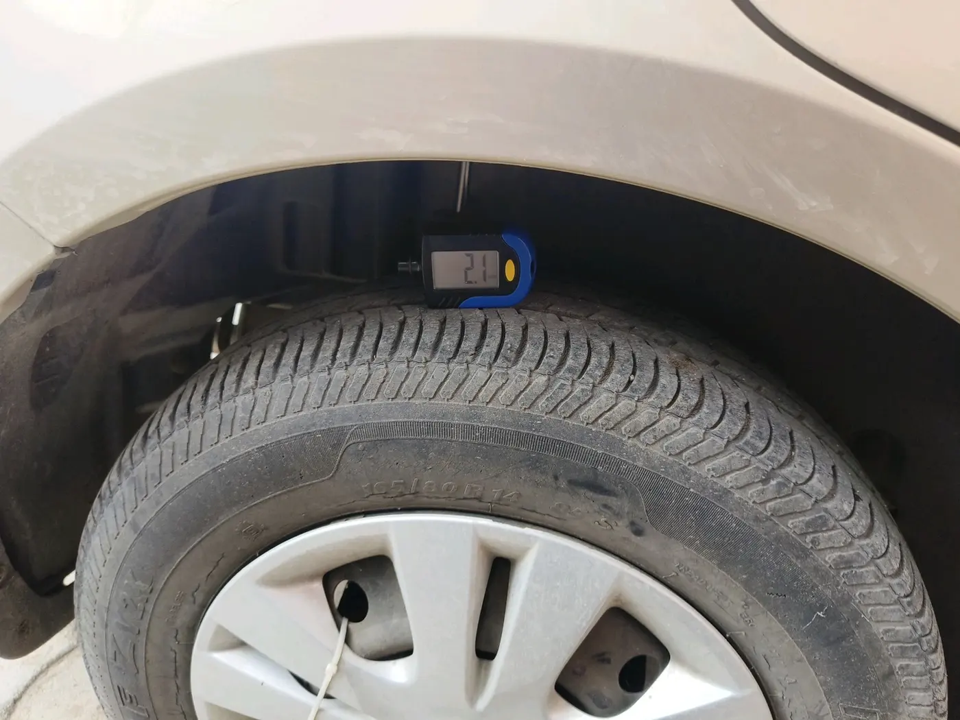 2013 Maruti Swift Dzire VDI, Diesel, Manual, 45,630 km, tyre