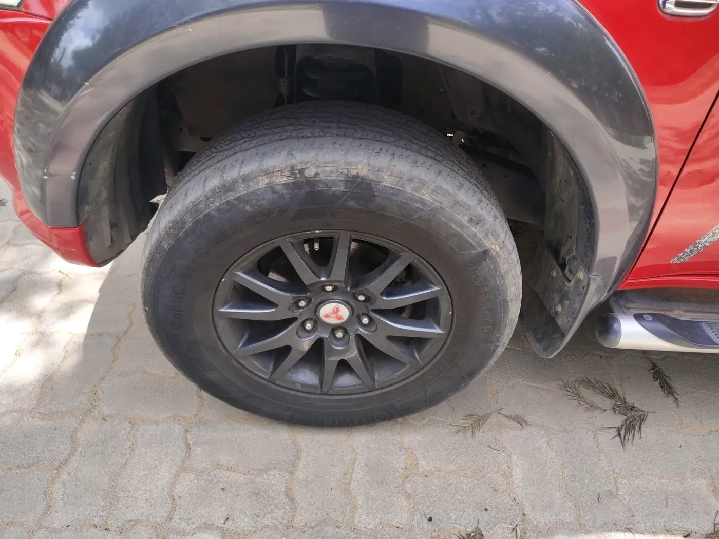 2018 Mitsubishi Pajero Sport 2.5 AT 4X2, Diesel, Automatic, 1,86,422 km, tyre