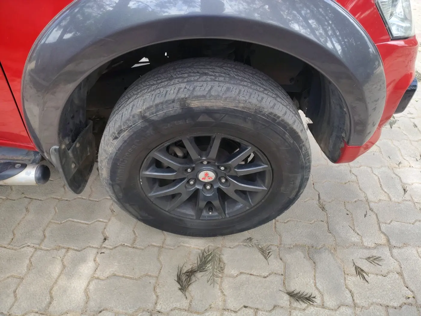 2018 Mitsubishi Pajero Sport 2.5 AT 4X2, Diesel, Automatic, 1,86,422 km, tyre