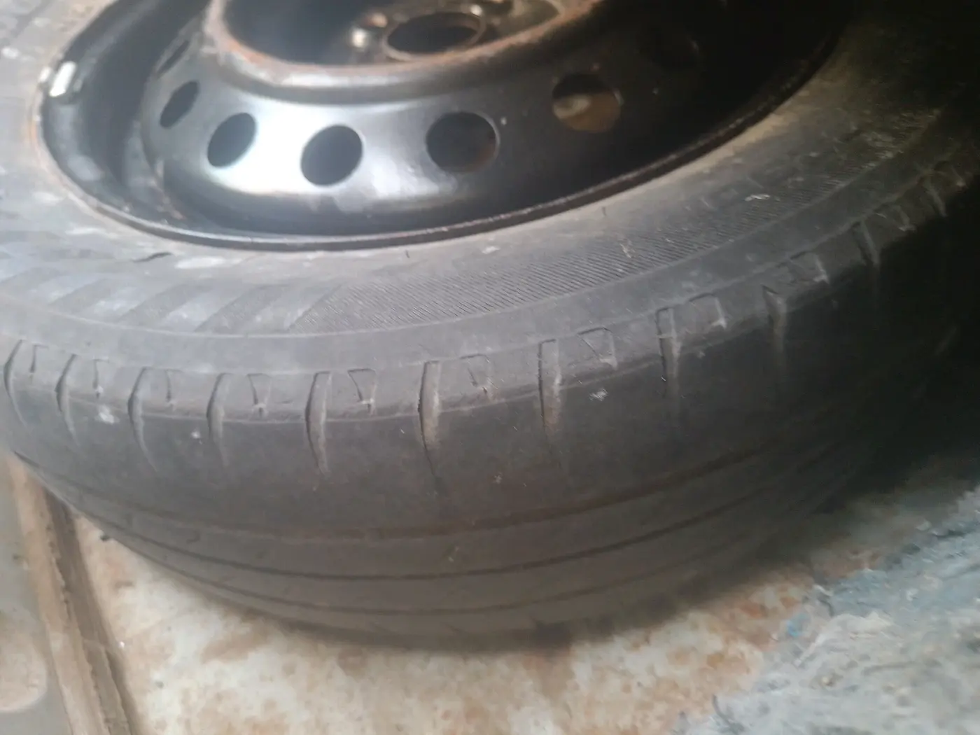 2012 Toyota Etios VD, Diesel, Manual, 75,786 km, tyre