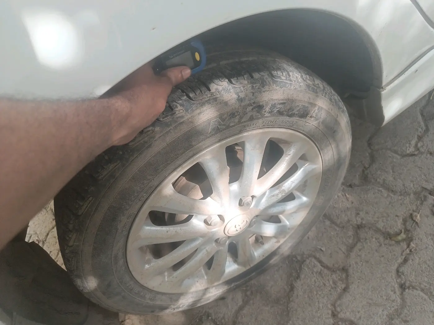 2012 Toyota Etios VD, Diesel, Manual, 75,786 km, tyre