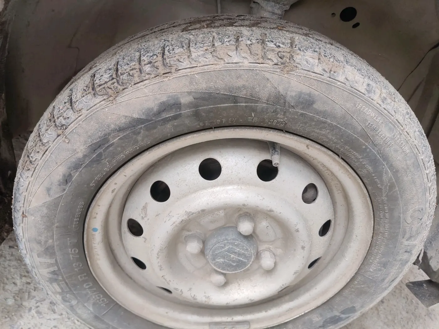 2013 Maruti Wagon R 1.0 LXI, CNG, Manual, 1,29,470 km, tyre