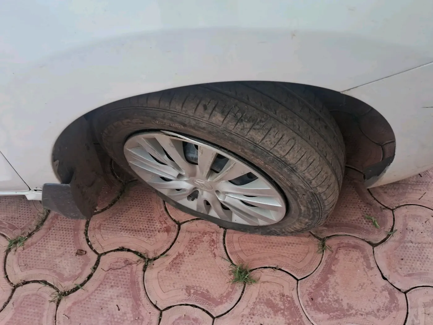 2021 Maruti Baleno DELTA PETROL 1.2, CNG, Manual, 1,06,328 km, tyre