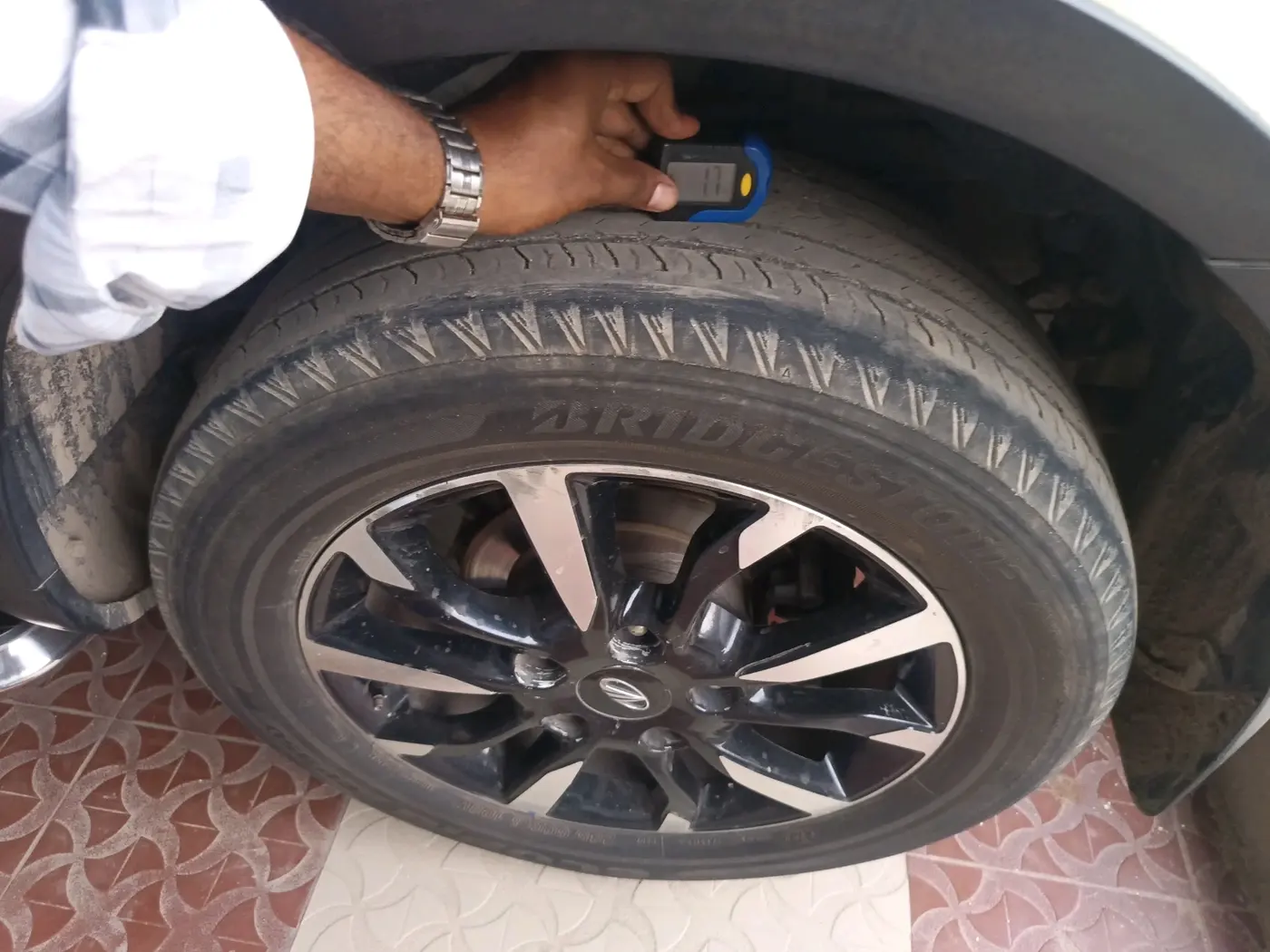 2021 Mahindra XUV500 W11, Diesel, Manual, 76,080 km, tyre