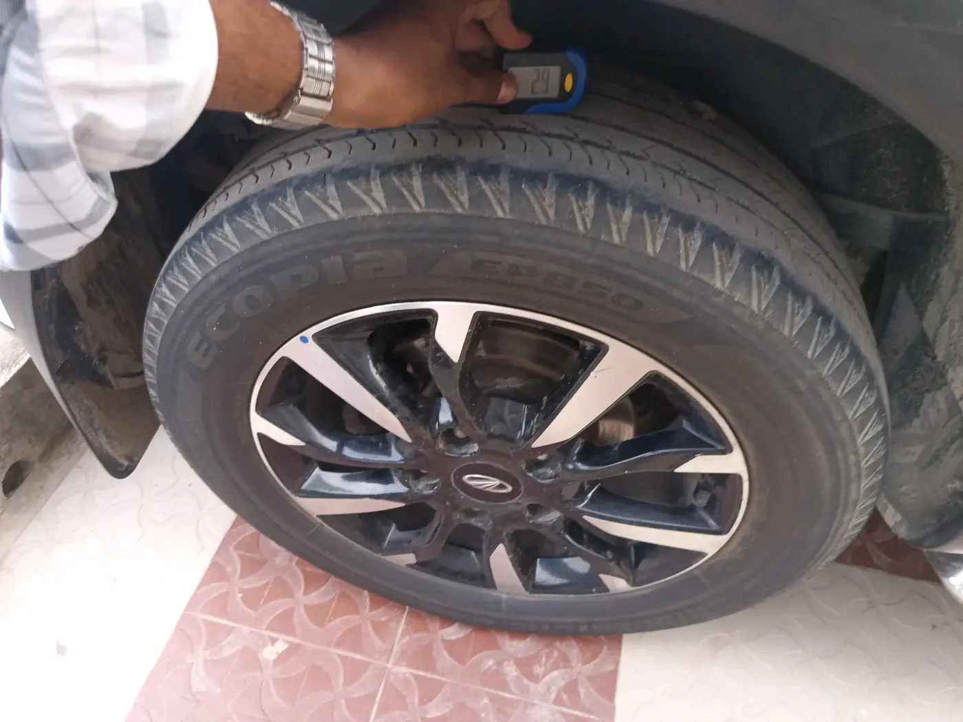 2021 Mahindra XUV500 W11, Diesel, Manual, 76,080 km, tyre