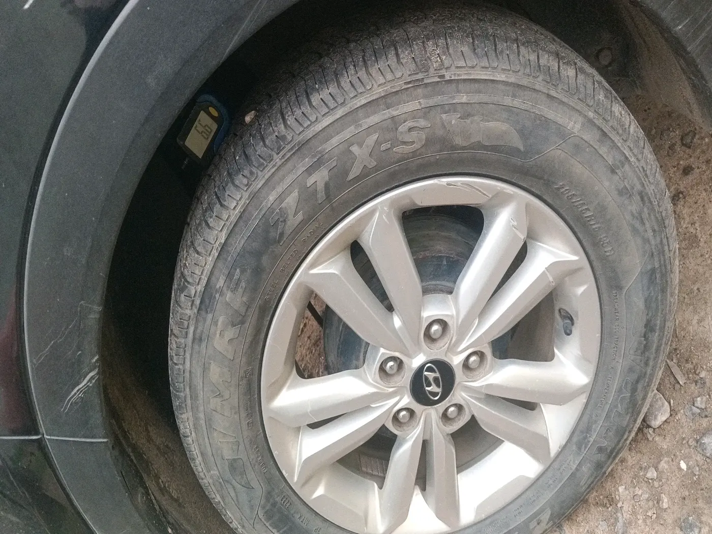 2015 Hyundai Creta SX 1.6 DIESEL, Diesel, Manual, 1,75,865 km, tyre