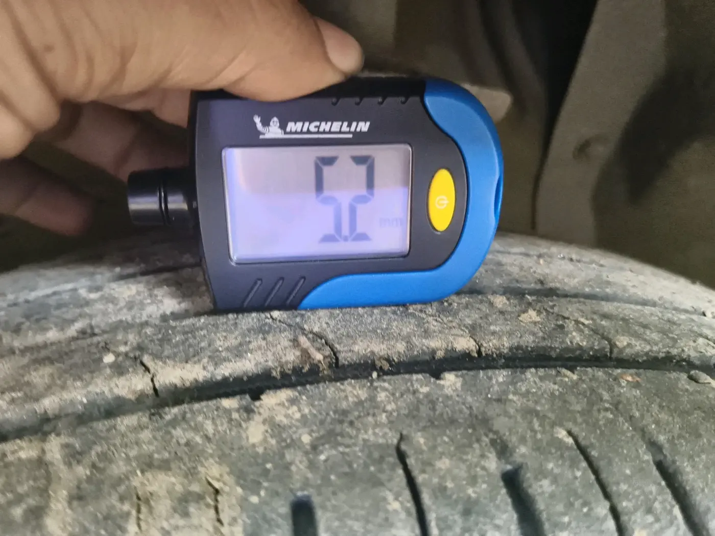 2025 Maruti BREZZA LXI S- CNG, CNG, Manual, 30,098 km, tyre