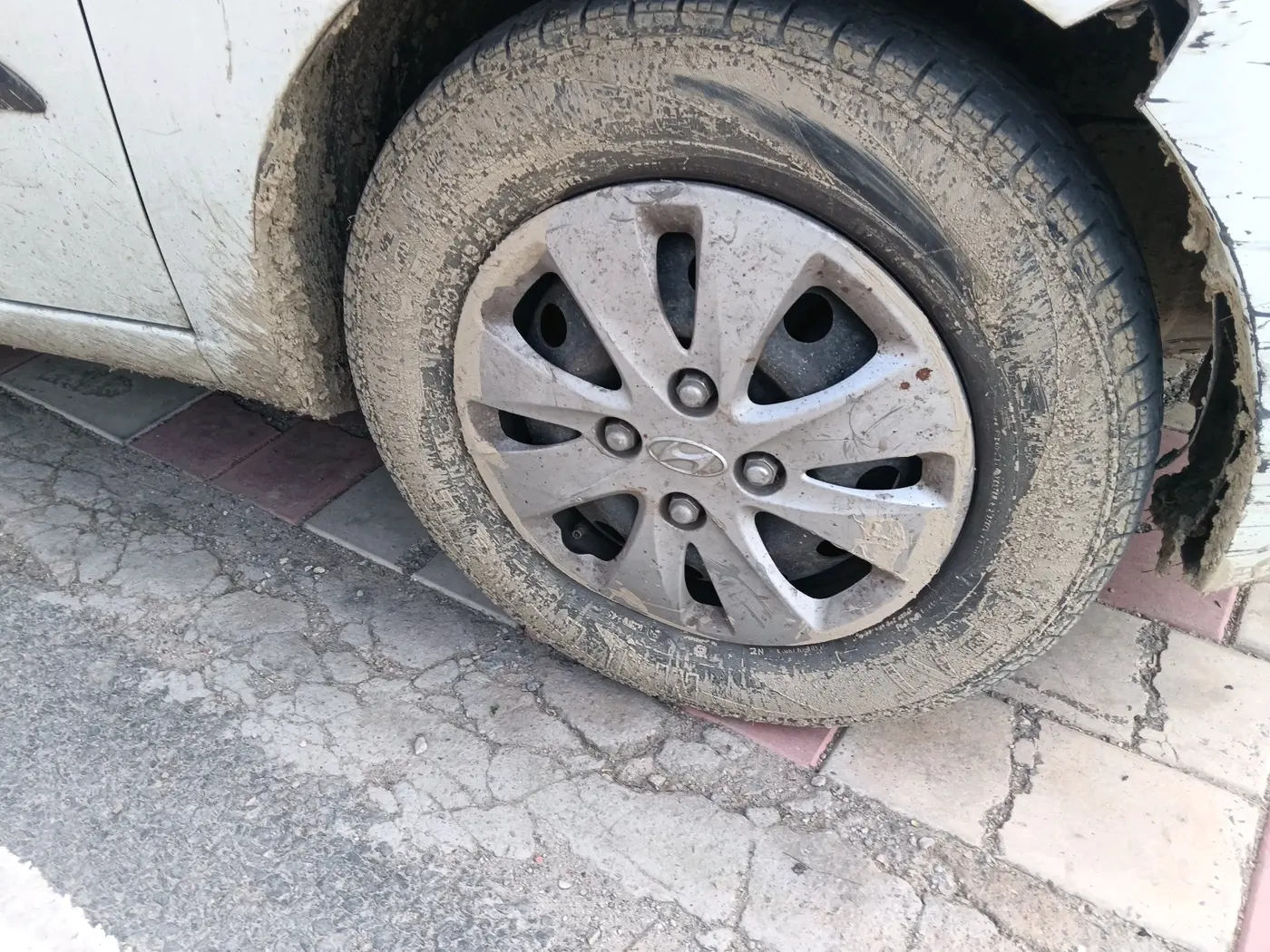 2012 Hyundai i10 MAGNA 1.2, CNG, Manual, 79,532 km, tyre