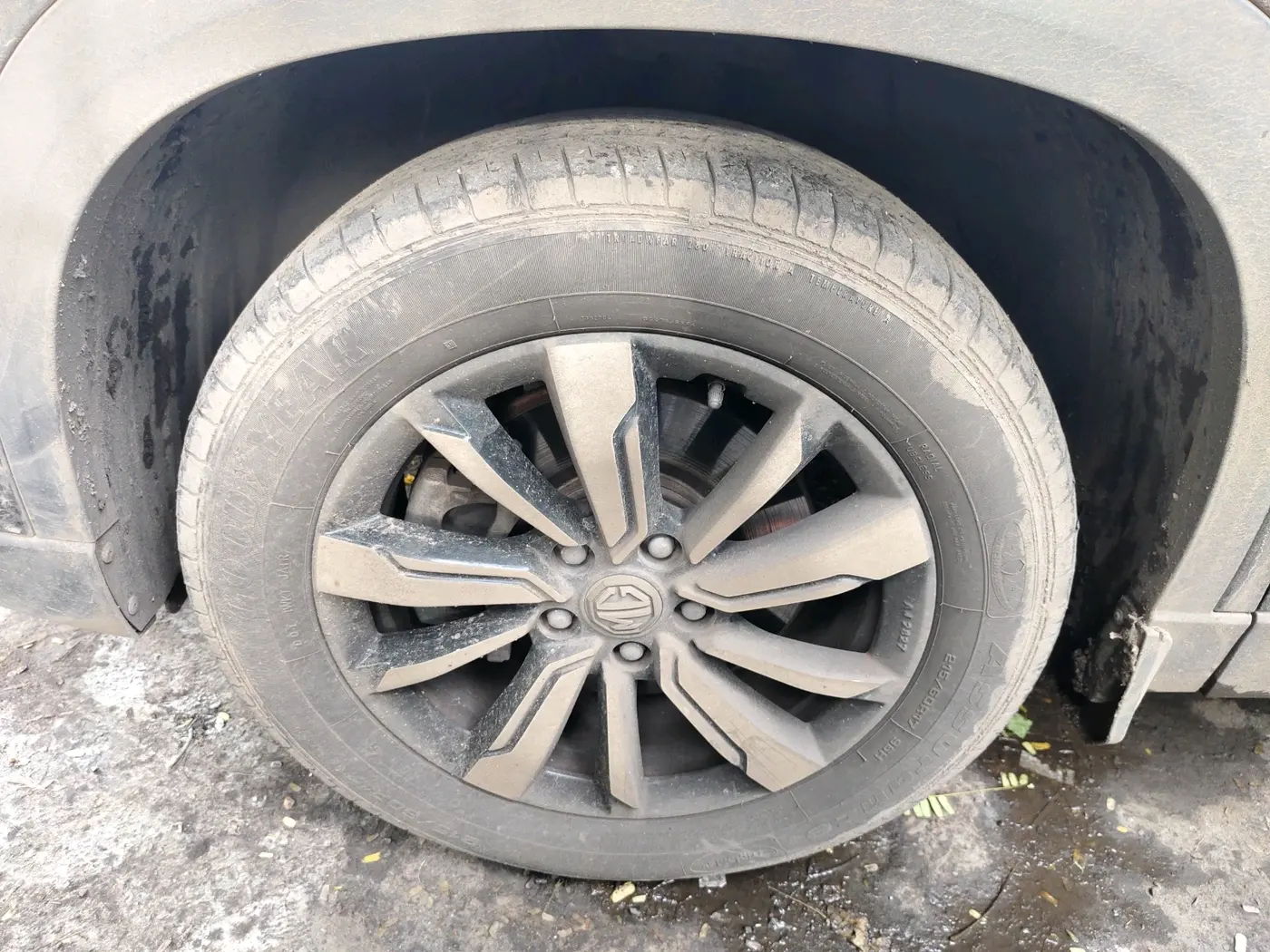 2020 MG HECTOR PLUS SHARP 1.5 PETROL TURBO HYBRID MT 6-STR, Petrol, Manual, 36,348 km, tyre