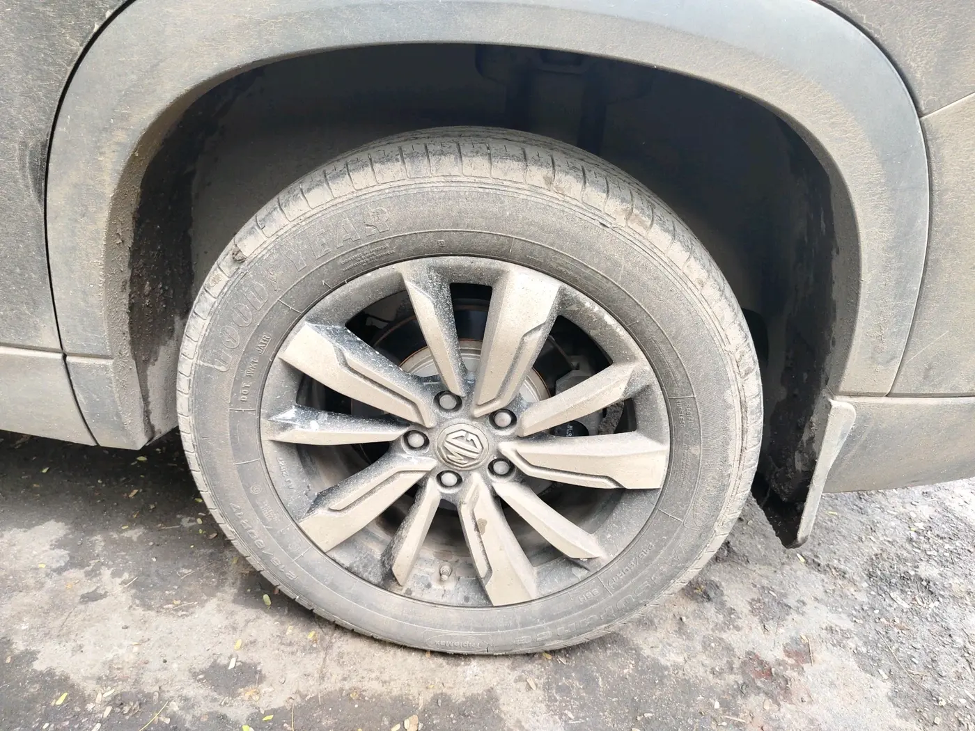 2020 MG HECTOR PLUS SHARP 1.5 PETROL TURBO HYBRID MT 6-STR, Petrol, Manual, 36,348 km, tyre