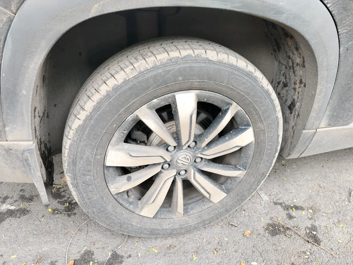 2020 MG HECTOR PLUS SHARP 1.5 PETROL TURBO HYBRID MT 6-STR, Petrol, Manual, 36,348 km, tyre
