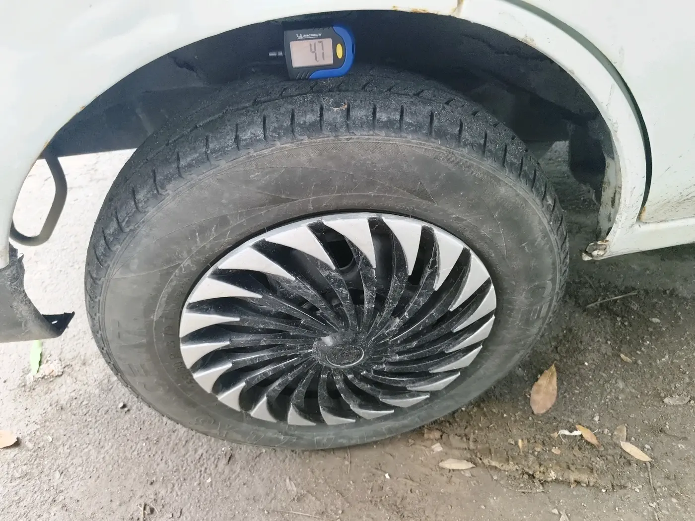 2014 Maruti Eeco 5 STR WITH A/C+HTR, CNG, Manual, 73,396 km, tyre