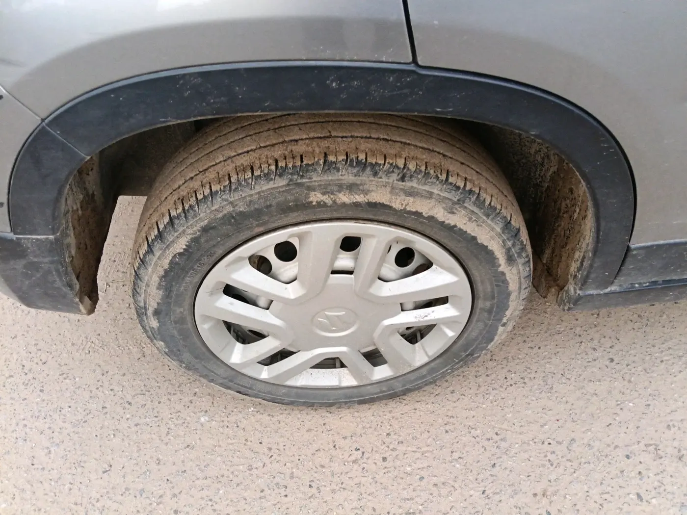 2020 Maruti Vitara Brezza LXI, Petrol, Manual, 76,643 km, tyre