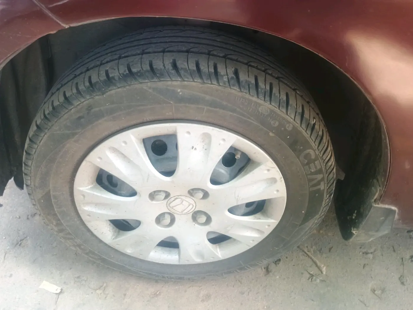 2014 Honda Amaze 1.2L I-VTEC S, Petrol, Manual, 57,614 km, tyre